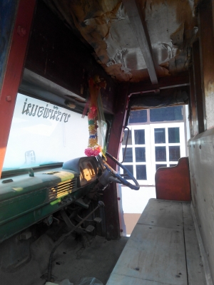 ขอขายรถเทเลอร์หน้ายาว 6ล้อ บันไดขึ้นลงไฮโดลิค สภาพดีพร้อมทะเบียน ขอขายรถเทเลอร์หน้ายาว 6ล้อ บันไดขึ้นลงไฮโดลิค สภาพดีพร้อมทะเบียน