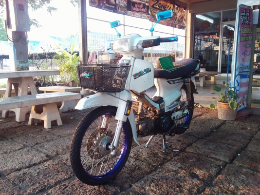 ขาย ดรีมคุรุเครื่องเวฟ110 มีเล่มทะเบียน+ใบซื้อขายจากทางร้าน รถพร้อมใช้งาน ค่าตัว 9500 บาท