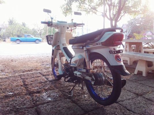 ขาย ดรีมคุรุเครื่องเวฟ110 มีเล่มทะเบียน+ใบซื้อขายจากทางร้าน รถพร้อมใช้งาน ค่าตัว 9500 บาท