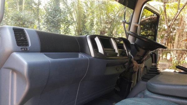 เมก้า  FC9JJ  150 แรง ยาว 5.60 ม. ปี 51