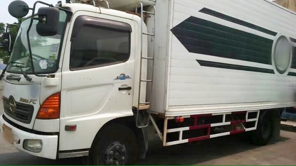 ขาย 6 ล้อ ฮีโน่ 150 แรง ปี 50 ตู้เปียก  สภาพดี พร้อมใช้  จัดแนนท์ได้ครับ สนใจติดต่อ 081-9420141  ,  081-5715326