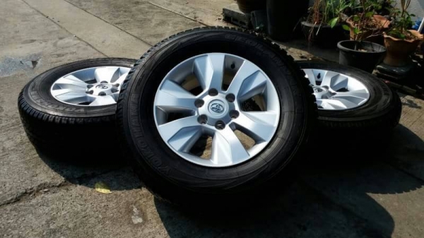 ล้อ toyota revo ขอบ 17 พร้อมยาง yokohama ชุดล่ะ 17500