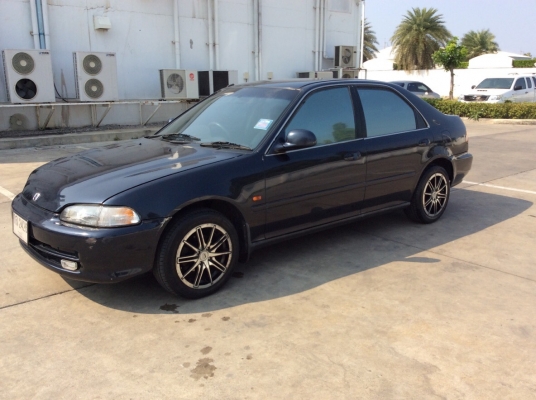 ขาย Honda civic 4ประตู ปี96 เครื่อง V-tec 1.6 D16A เกียร์ธรรมดา ติดแก๊สLPG เพาเวอร์ ไฟฟ้าทั้งคัน ภายในสวยเดิมๆเบาะกำมะหยี่เดิมๆไฟฟ้าใช้ได้หมด แอร์เย็นฉ่ำวิทยุCD ตัวถังเดิมๆห้องเครื่องเดิมๆสียังเงามีริ้วรอยบ้าง แม็ก15"ยางดี รถขับดีมาก พร้อมใช้ครับ ภาษ