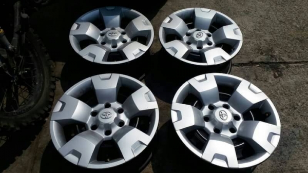 ล้อขอบ 17 6รู ชุดล่ะ 4000