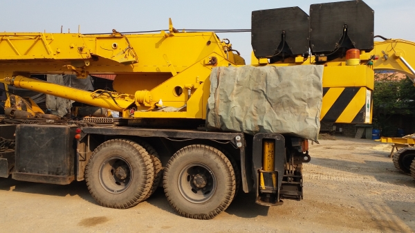 ขายรถเครน มิตซูบิชิ ยกน้ำหนัก 35 ตัน สภาพพร้อมใช้งาน ราคา 5.8 ล้านบาท ติดต่อ 0926527322 ขายรถเครน มิตซูบิชิ ยกน้ำหนัก 35 ตัน สภาพพร้อมใช้งาน ราคา 5.8 ล้านบาท ติดต่อ 0926527322