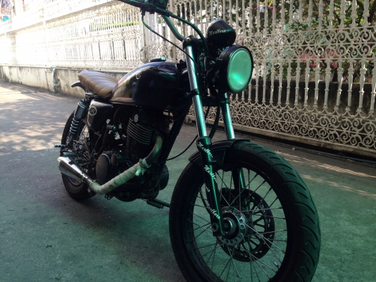 sr400 เครื่องแห้งๆใช้งานปกติ โซ่สเตอเต้ม พร้อมใช้คับ