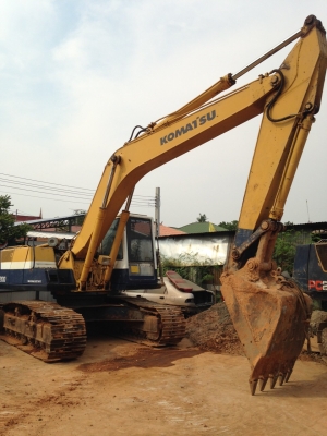 ขายรถแบ็คโฮ KOMATSU PC200-5