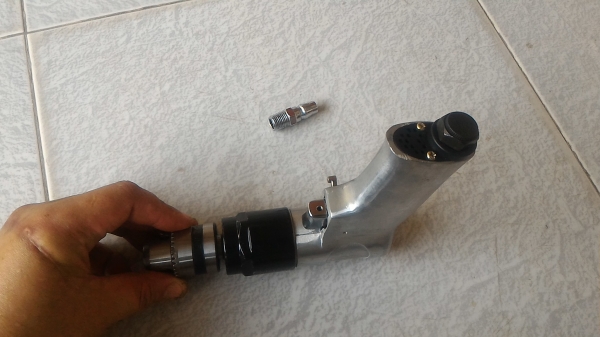 สว่านเจาะทำงานด้วยลม ยี่ห้อ RAMBO ปรับหมุน ซ็าย - ขวา ได้ สปีดความเร็ววสูง โครงสร้างแข็งแรง