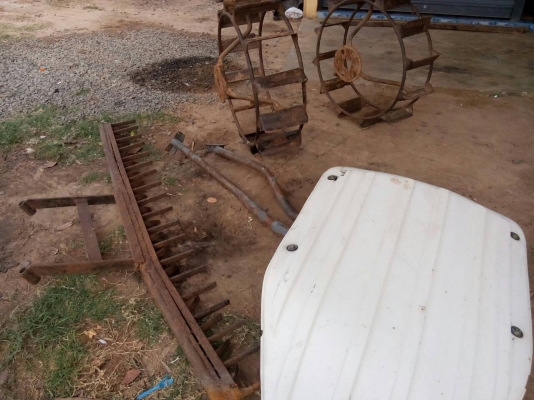 ขายครับKRT140 ดันหน้า ผาน3 คราด ล้อเหล็ก