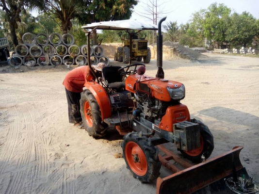 ขายครับKRT140 ดันหน้า ผาน3 คราด ล้อเหล็ก