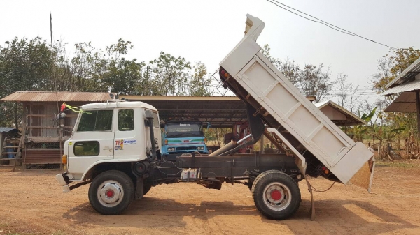 ขาย 6 ล้อดั้ม HINO KL340 เครื่อง EH100 150 แรงม้า คัสซีสวย เฟืองท้าย FUSO สโลว์อินเตอร์  พวงมาลัยพาวเวอร์ ทะเบียนพร้อมครับ