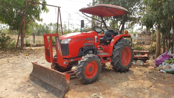 ขาย รถไถ KUBOTA L3608 เอกสารเล่มทะเบียนครบ อุปกรณ์มีผานดันหน้า และผาน 5