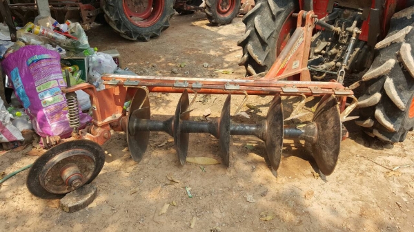 ขาย รถไถ KUBOTA L3608 เอกสารเล่มทะเบียนครบ อุปกรณ์มีผานดันหน้า และผาน 5