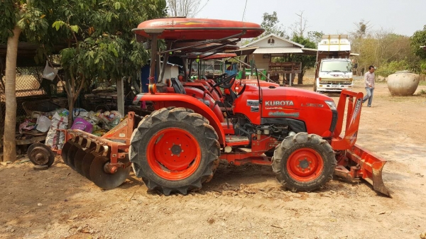 ขาย รถไถ KUBOTA L3608 เอกสารเล่มทะเบียนครบ อุปกรณ์มีผานดันหน้า และผาน 5