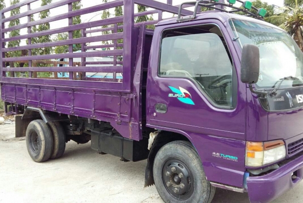 หกล้อ อีซูซุ NPR135ปี40 แอร์ พ.เวอร์ ช่วงล่างใหญ่ท้าย F กะบะยาว 4.5ม สภาพดีสวยบางเดิมพร้อมใช้ ทะเบียนพร้อมโอน