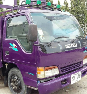 หกล้อ อีซูซุ NPR135ปี40 แอร์ พ.เวอร์ ช่วงล่างใหญ่ท้าย F กะบะยาว 4.5ม สภาพดีสวยบางเดิมพร้อมใช้ ทะเบียนพร้อมโอน