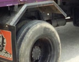 หกล้อ อีซูซุ NPR135ปี40 แอร์ พ.เวอร์ ช่วงล่างใหญ่ท้าย F กะบะยาว 4.5ม สภาพดีสวยบางเดิมพร้อมใช้ ทะเบียนพร้อมโอน