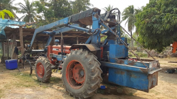 ขาย รถไถ KUBOTA M7500 2 เพลา ติดคีบกลกิจขาคู่ พร้อมอุปกรณ์มีผานดันหน้า และผาน 5 เอกสารใบซื้อขายครับ