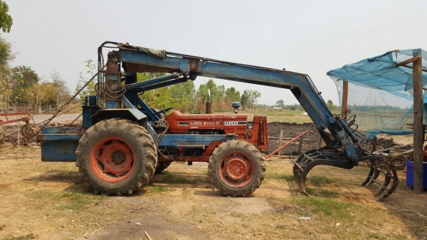 ขาย รถไถ KUBOTA M7500 2 เพลา ติดคีบกลกิจขาคู่ พร้อมอุปกรณ์มีผานดันหน้า และผาน 5 เอกสารใบซื้อขายครับ