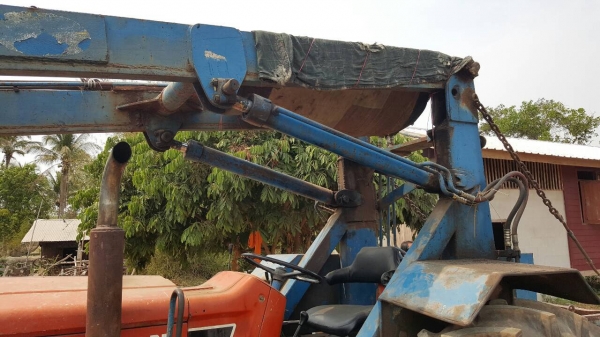 ขาย รถไถ KUBOTA M7500 ติดคีบกลกิจขาคู่ พร้อมอุปกรณ์มีผานดันหน้า และผาน 5 เอกสารใบซื้อขายครับ