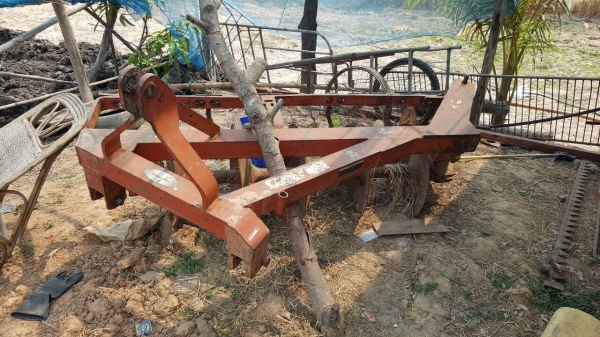 ขาย รถไถ KUBOTA M7500 ติดคีบกลกิจขาคู่ พร้อมอุปกรณ์มีผานดันหน้า และผาน 5 เอกสารใบซื้อขายครับ