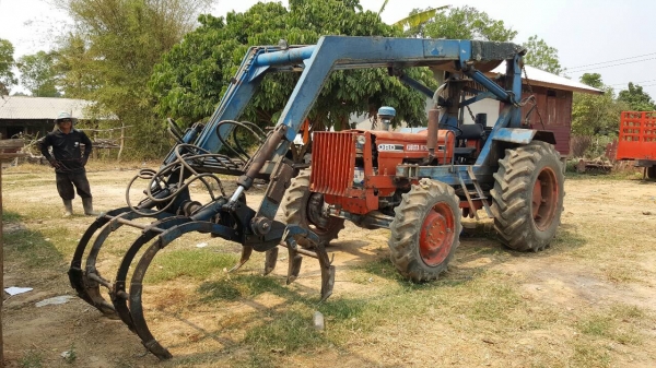 ขาย รถไถ KUBOTA M7500 ติดคีบกลกิจขาคู่ พร้อมอุปกรณ์มีผานดันหน้า และผาน 5 เอกสารใบซื้อขายครับ