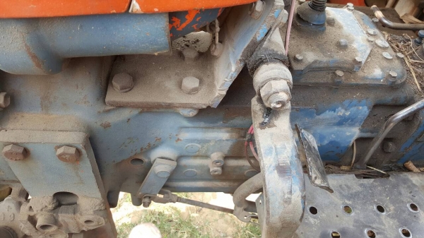 ขาย รถไถ KUBOTA M7500 ติดคีบกลกิจขาคู่ พร้อมอุปกรณ์มีผานดันหน้า และผาน 5 เอกสารใบซื้อขายครับ