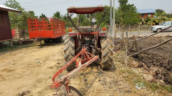 ขาย รถไถ KUBOTA L4508 เอกสารเล่มทะเบียนครบ อุปกรณ์มีผานดันหน้า และผาน 4