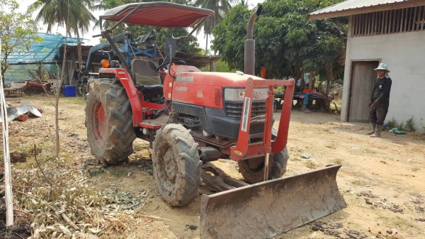 ขาย รถไถ KUBOTA L4508 เอกสารเล่มทะเบียนครบ อุปกรณ์มีผานดันหน้า และผาน 4
