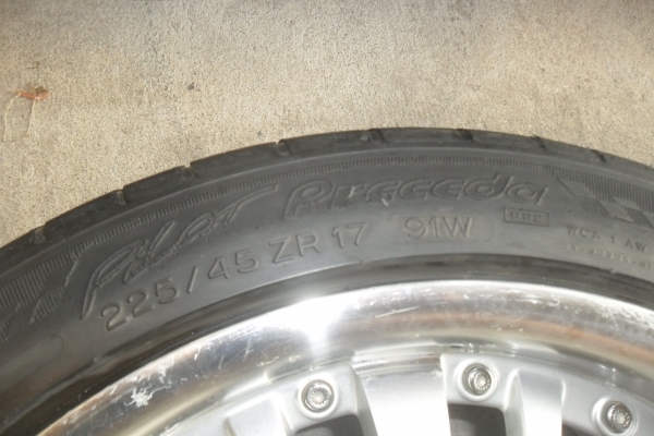 ล้อแม็ก17นิ้ว6รู พร้อมยาง สวยๆ 4 ล้อ ราคา 7900 บาท ล้อแม็ก17นิ้ว6รู พร้อมยาง สวยๆ 4 ล้อ ราคา 7900 บาท