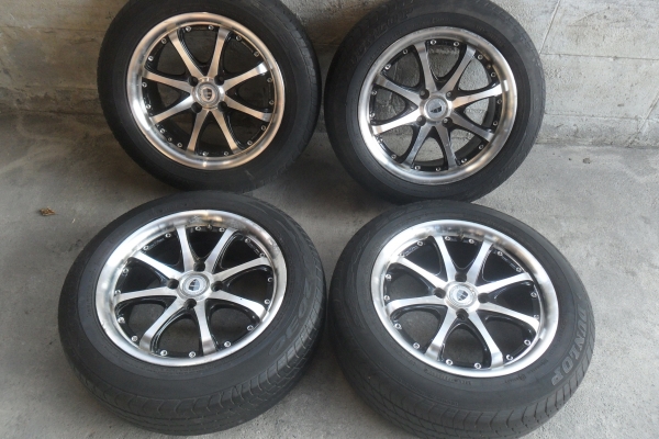 ล้อแม็ก15นิ้ว4รุ100 พร้อมยาง สวยๆ 4 ล้อ ราคา 6500 บาท