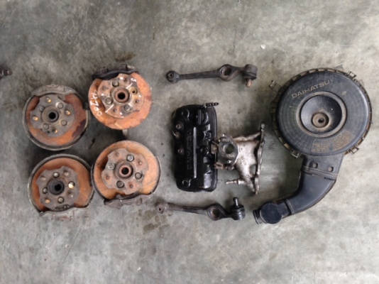 ขายอะไหล่มิร่า mira หลายอย่าง  เครื่องมิร่า ช่วงล่าง  ภายนอก  ภายใน โช๊คหน้าแดง โช๊คหน้าสปริงเหลือง คอลโซลลายไม้ หม้อลมเบรคคอสั้น กันชนหน้าคลาสสิค กันชนหน้าmodero กระป๋องฉีดน้ำ พรมตัวนอก ฝาสูบมิร่า เสื้อสูบมิร่า คารบูมิร่า ไดชาต ไดสตาร