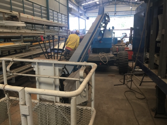 ขายรถเครน  กระเช้ายืดได้ 14 เมตร ขับเคลื่อน 4 ล้อ พร้อมใช้งานได้เลยครับสภาพสวย ขาย 280000บาท