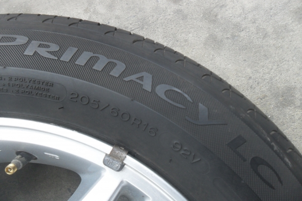 ล้อแม็ก16นิ้ว6รู อีซูสุ พร้อมยาง สวยๆ ชุดละ 6400 บาท