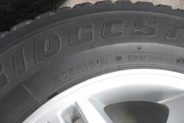 ล้อแม็ก16นิ้ว6รู อีซูสุ พร้อมยาง สวยๆ ชุดละ 6400 บาท