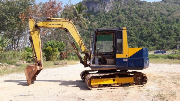 ขายด่วน แบคโฮ KOMATSU PC 60-5 เจ้าของขายเอง