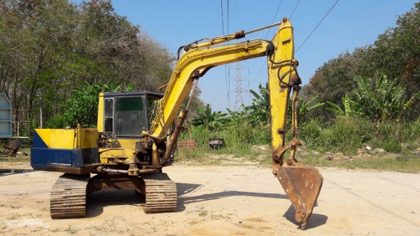 ขายด่วน แบคโฮ KOMATSU PC 60-5 เจ้าของขายเอง