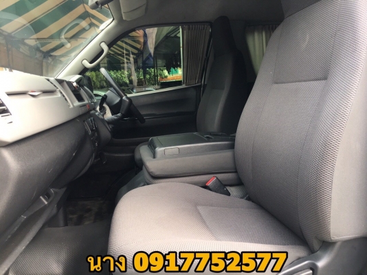 ขายรถตู้ดีเซล2.5ปี13เกียMT สีขาว หุ้มเบาะสามแถวหนัง