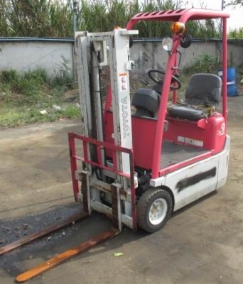 ขายโฟล์กลิฟท์ไฟฟ้า TOYOTA 3FBKL9 เก่านอก ราคาถูก