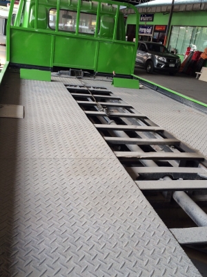 ขาย 6 ล้อสไลด์ อีซูซุ 130 แรง ปี 55  สภาพดี  สนใจติดต่อ 081-9420141  ,  081-5715326