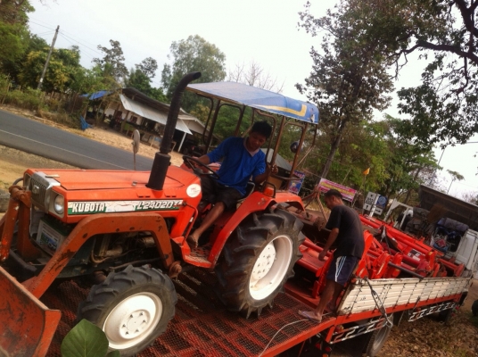 ==>โรตารี่ตราช้างมือสองถูกๆครับ เพิ่งเข้า