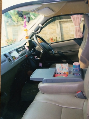 ขายรถตู้ โตโยต้า คอมมูเตอร์ สีขาว ปี 50 เครื่องดีเซล 2500 ซีซี