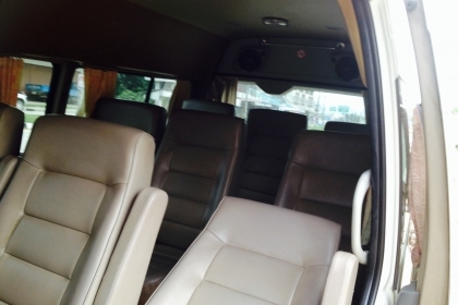 ขายรถตู้ โตโยต้า คอมมูเตอร์ สีขาว ปี 50 เครื่องดีเซล 2500 ซีซี