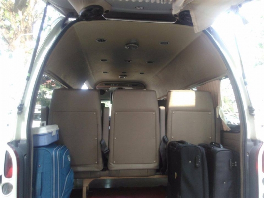 ขายรถตู้ โตโยต้า คอมมูเตอร์ สีขาว ปี 50 เครื่องดีเซล 2500 ซีซี