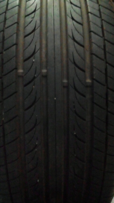 ขายยาง215/50/17ปี15ลงพื้นแค่2000โลจำนวน2เส้น