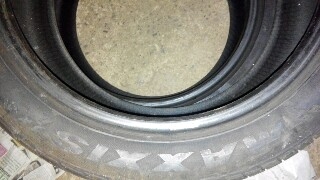 ขายยาง215/50/17ปี15ลงพื้นแค่2000โลจำนวน2เส้น