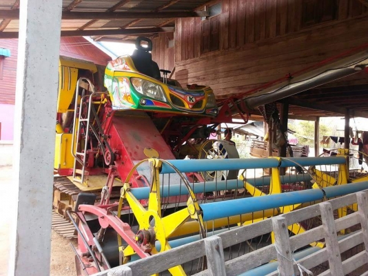 ขายรถเกี่ยวข้าว เกษตรพัฒนา ปี55 อุ้ม1.5ตัน เครื่อง6D17เทอร์โบ 260แรง ตัวเดิน10 ปั้มไดกิ้น รถสวย สภาพดีพร้อมใช้งาน สนใจโทร 090-8588220คุณนะ 093-3258446คุณบิว หรือเข้าดูสินค้าอื่นๆได้ที่ www.truck.in.th/498 หรือเพจFacebook ณรงค์ ซื้อขายรถมือสอง (เว็บไซต์ส่ว