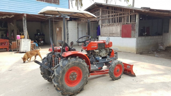 ขาย รถไถ KUBOTA KRT 140 เอกสารเล่มทะเบียนครบ อุปกรณ์มีผานดันหน้า และผาน 3