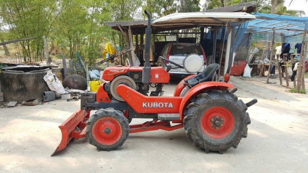 ขาย รถไถ KUBOTA KRT 140 เอกสารเล่มทะเบียนครบ อุปกรณ์มีผานดันหน้า และผาน 3