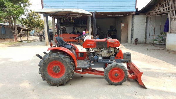 ขาย รถไถ KUBOTA KRT 140 เอกสารเล่มทะเบียนครบ อุปกรณ์มีผานดันหน้า และผาน 3